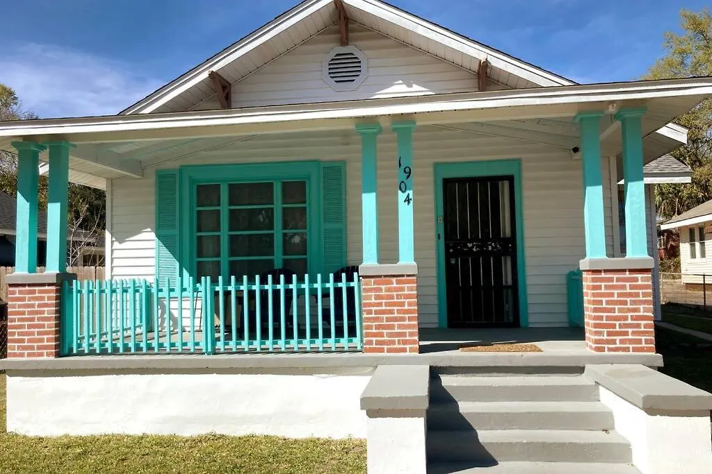 2 Bedroom Quaint Private Bungalow Nr Downtown & Beaches Pensacola