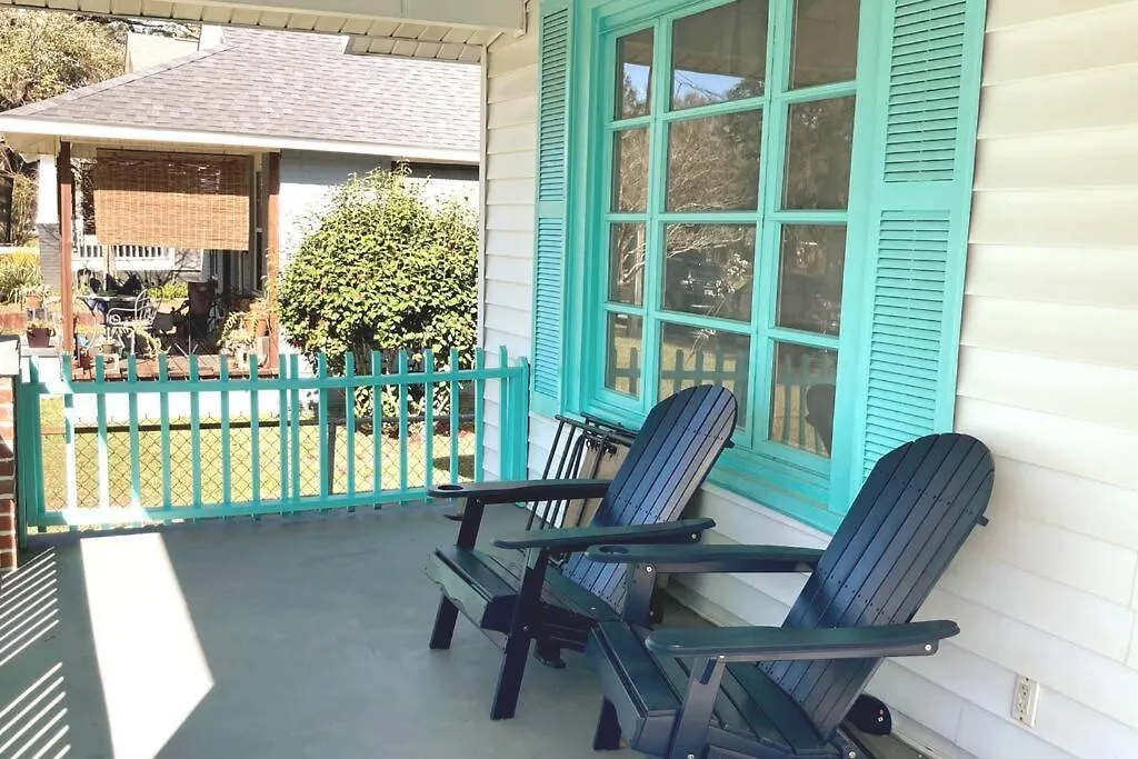 2 Bedroom Quaint Private Bungalow Nr Downtown & Beaches Pensacola 0*,  United States