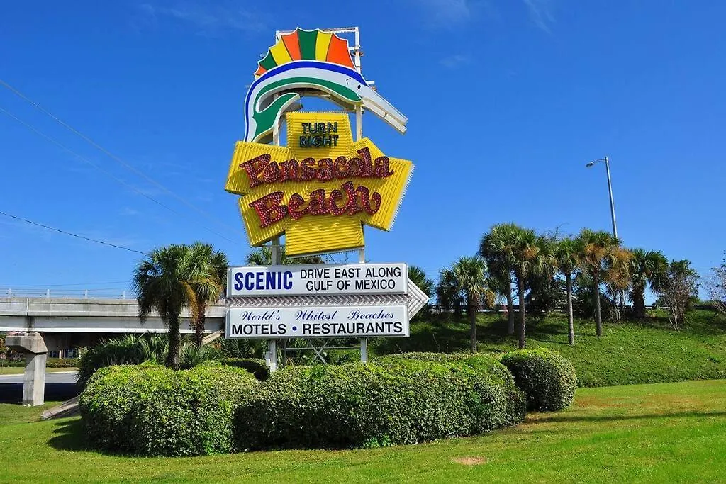 Holiday home 2 Bedroom Quaint Private Bungalow Nr Downtown & Beaches Pensacola