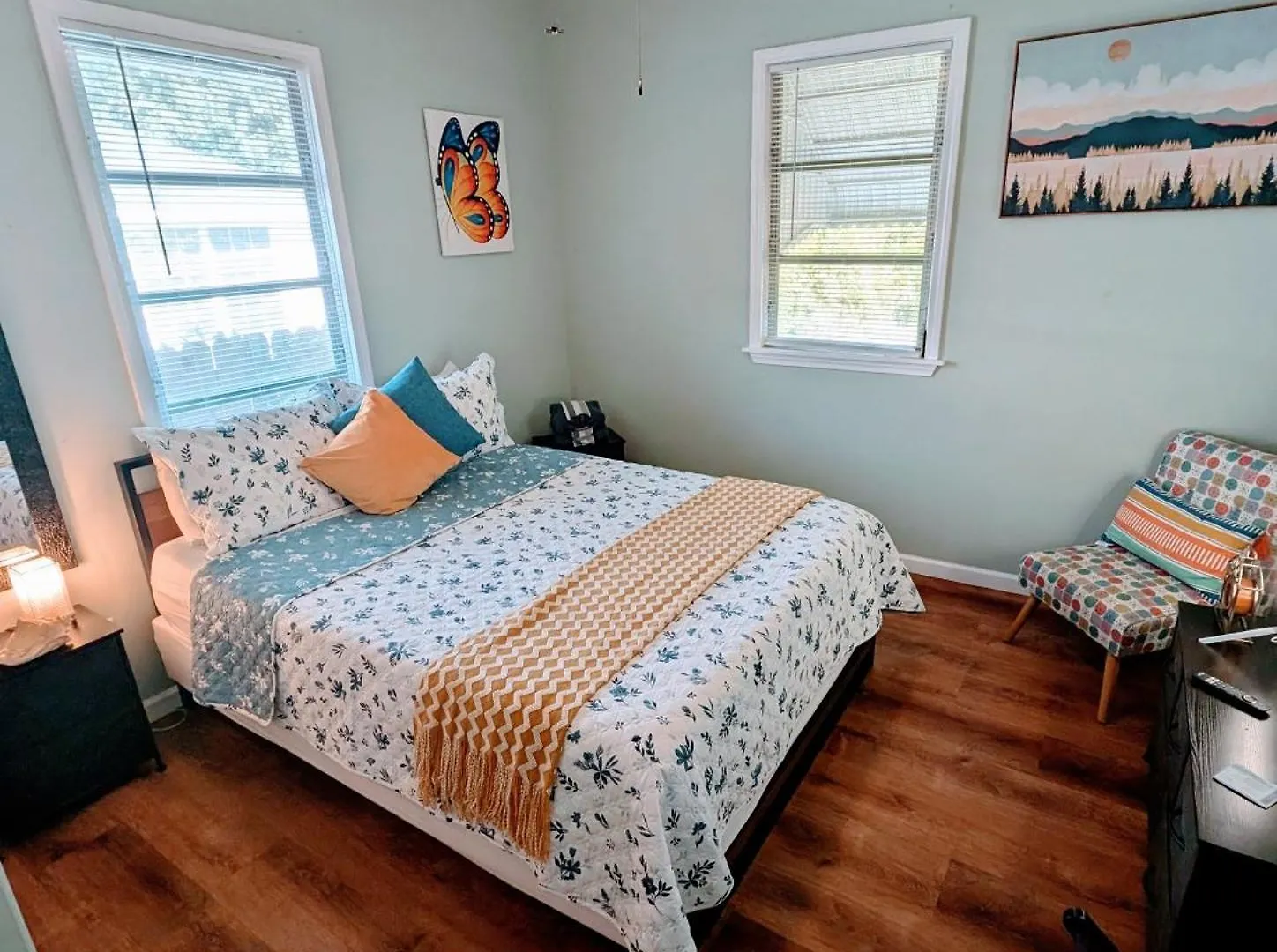 2 Bedroom Quaint Private Bungalow Nr Downtown & Beaches Pensacola Holiday home