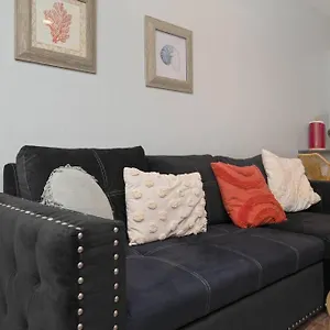  Holiday home Stylish 2 Bedroom Close 2 Dtown, Nas, And Bch